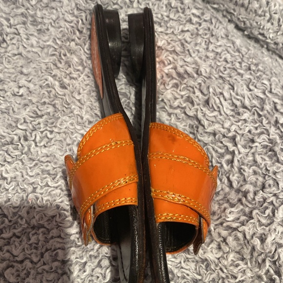 Fendi sandals authenticated size 6 in good condition beautiful color - Picture 8 of 10